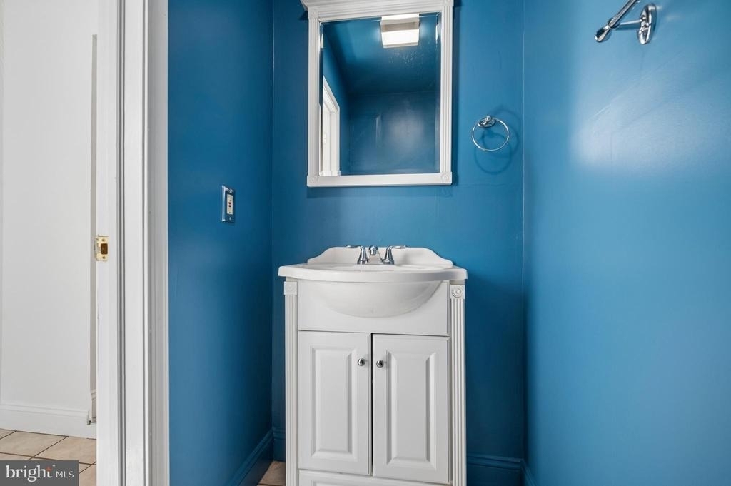 447 Dupont Street - Photo 11
