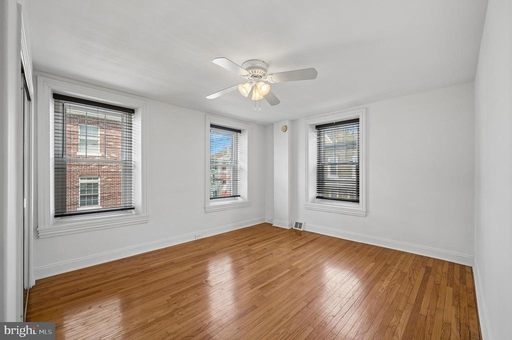 447 Dupont Street - Photo 12