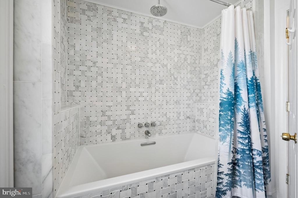 447 Dupont Street - Photo 15