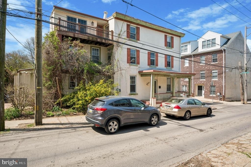 447 Dupont Street - Photo 0