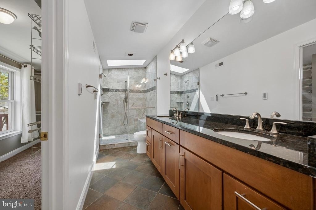 447 Dupont Street - Photo 19