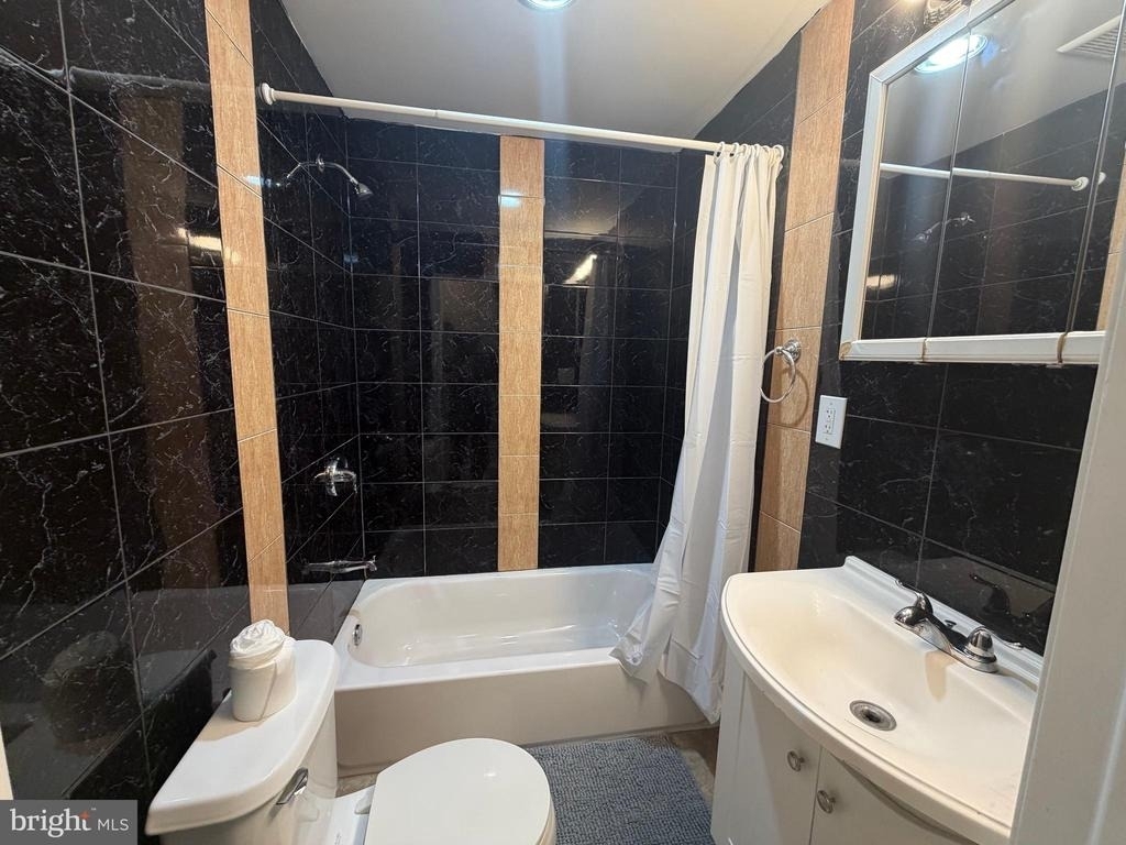 7105 Rising Sun Avenue - Photo 3