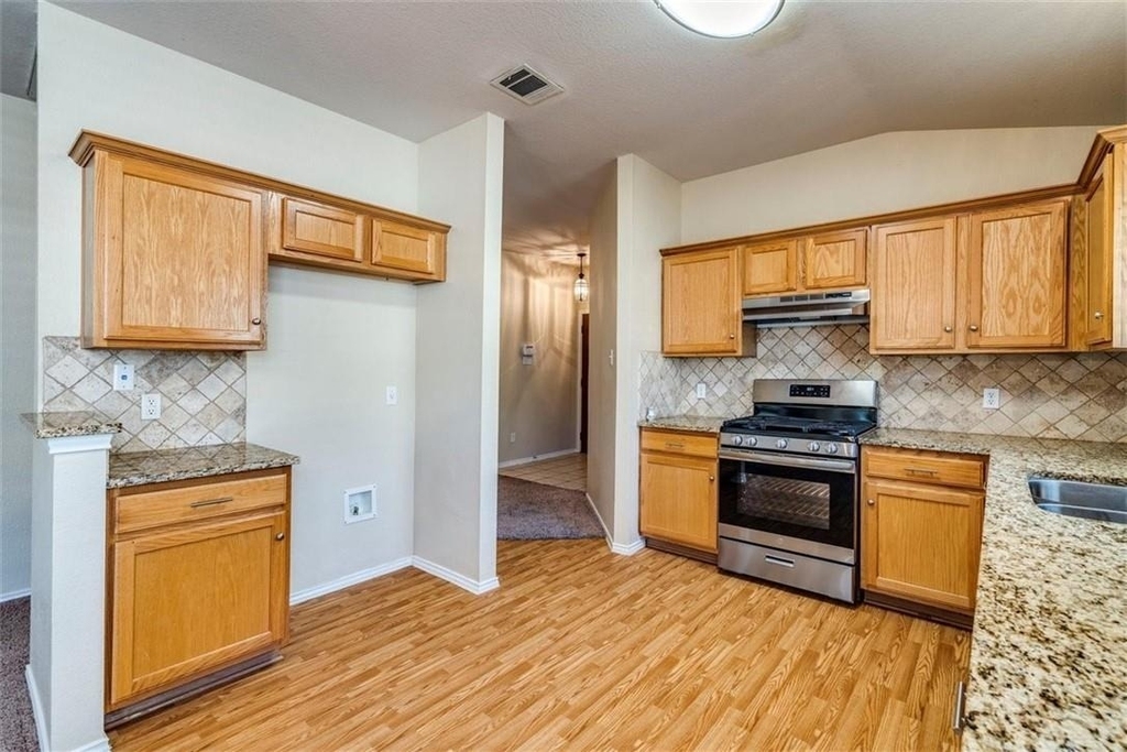 1307 Dillon Lake Bnd - Photo 3
