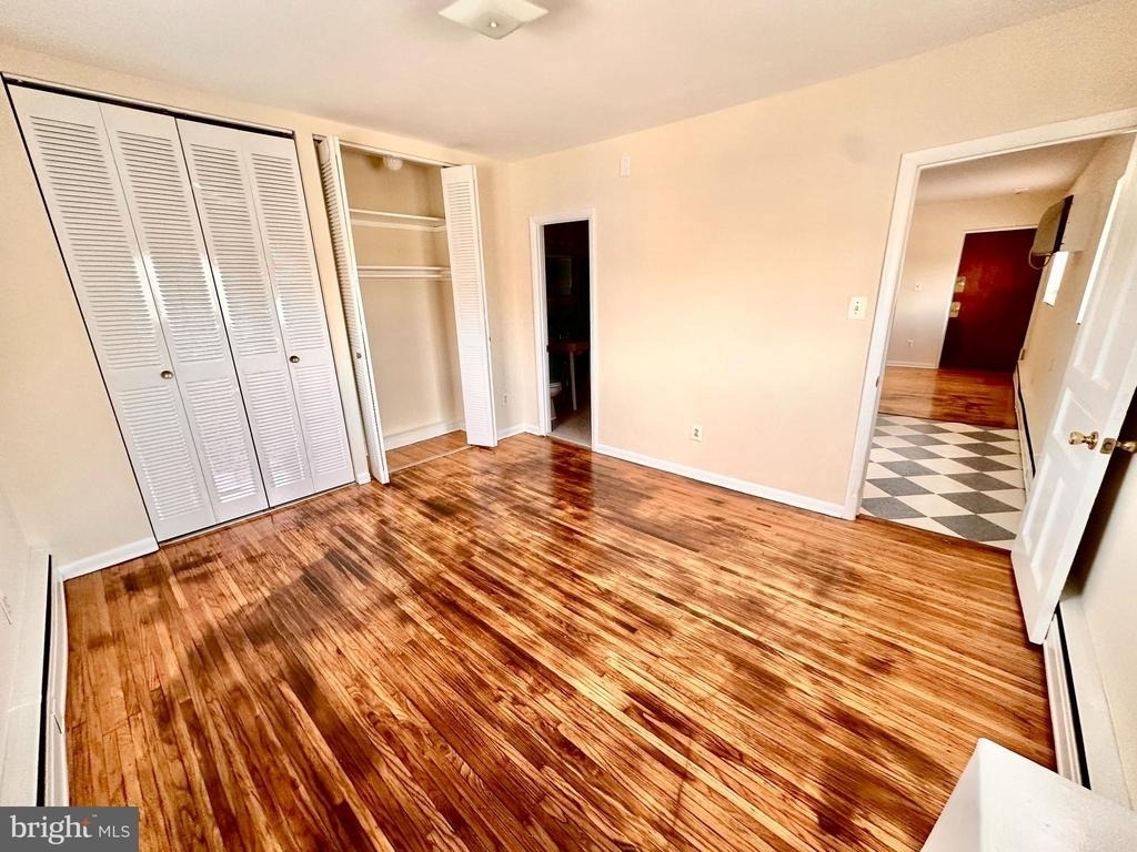 945 E Chelten Avenue - Photo 6
