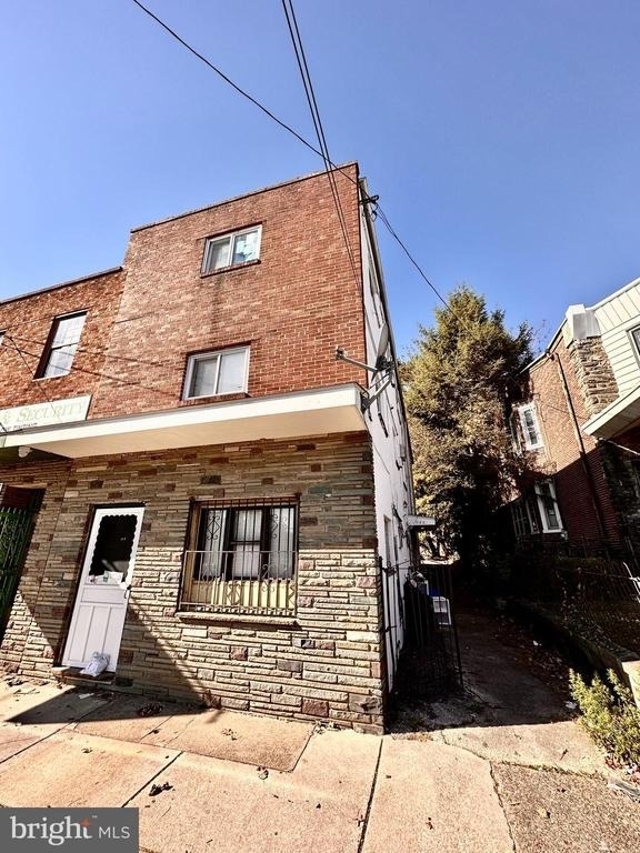 945 E Chelten Avenue - Photo 0