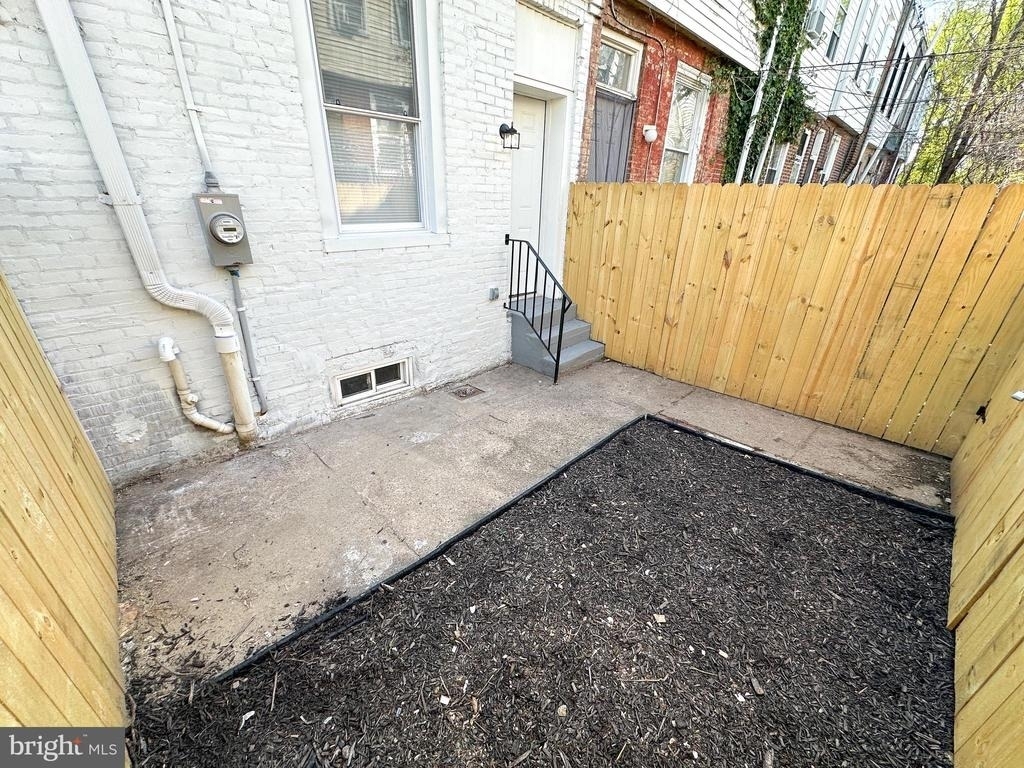 2153 W Grange Avenue - Photo 12
