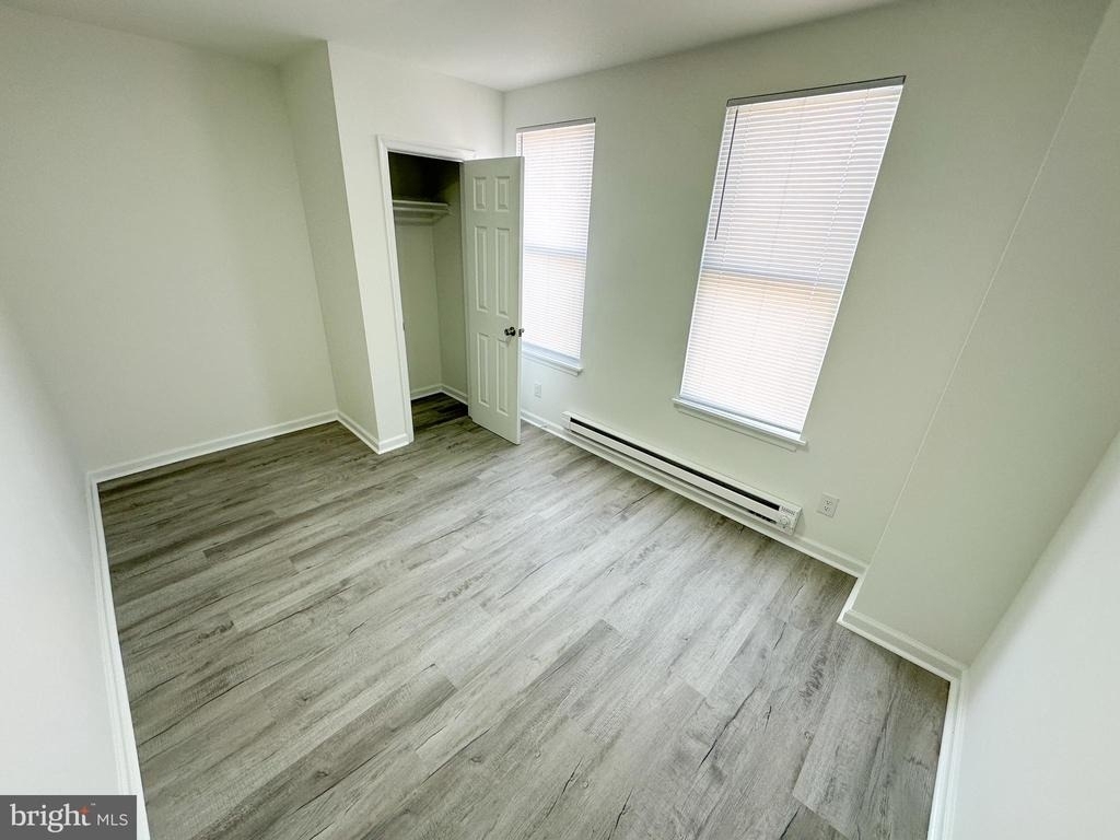 2153 W Grange Avenue - Photo 7