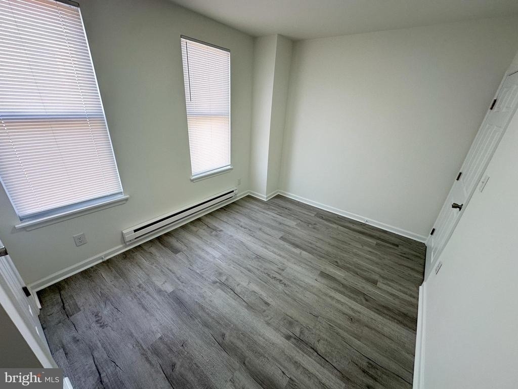2153 W Grange Avenue - Photo 6