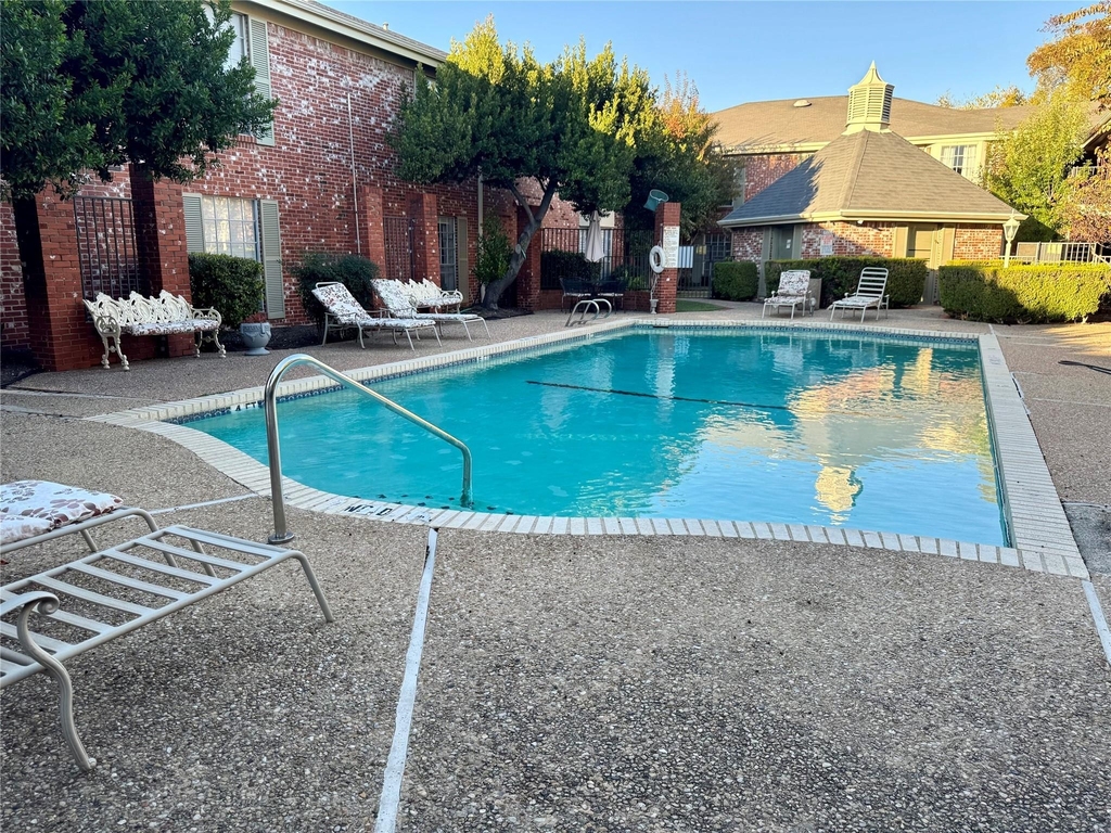 7920 Rockwood Ln - Photo 12