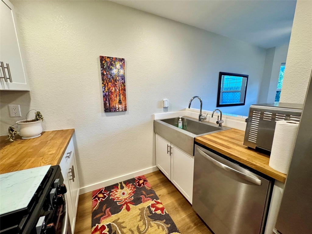 7920 Rockwood Ln - Photo 29