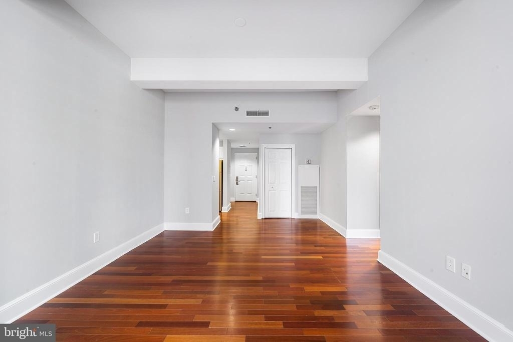 1500 Chestnut Street - Photo 1