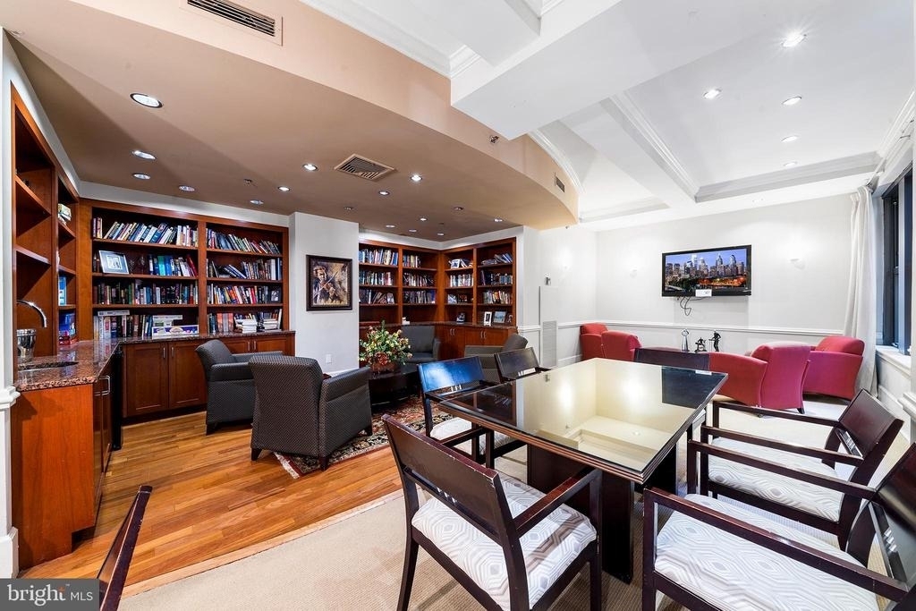 1500 Chestnut Street - Photo 21
