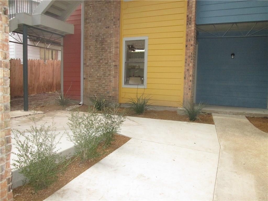 513 South Park Dr - Photo 2