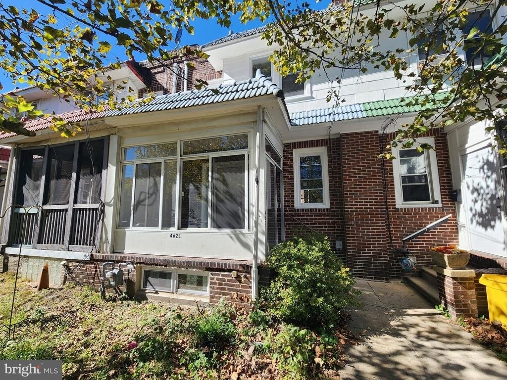 4621 Woodland Avenue - Photo 0