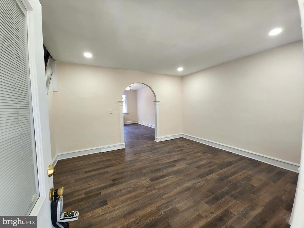 4621 Woodland Avenue - Photo 2