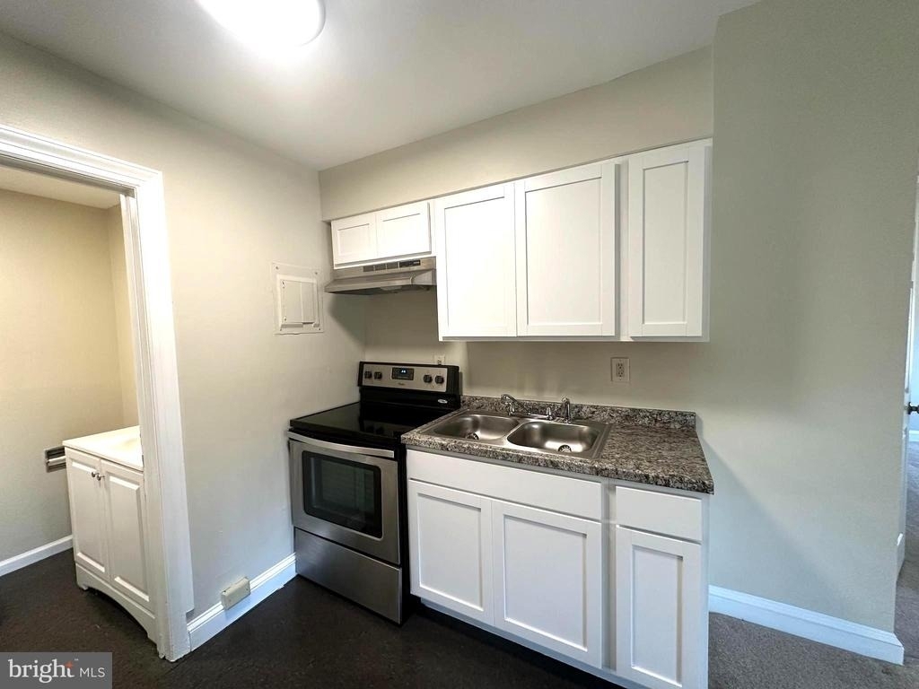 64 W Antietam Street - Photo 3