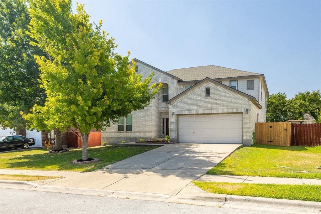 521 Paladen Pl - Photo 0