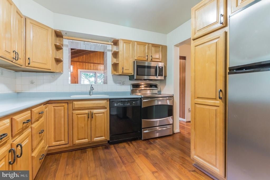 9702 Bellevue Drive - Photo 10