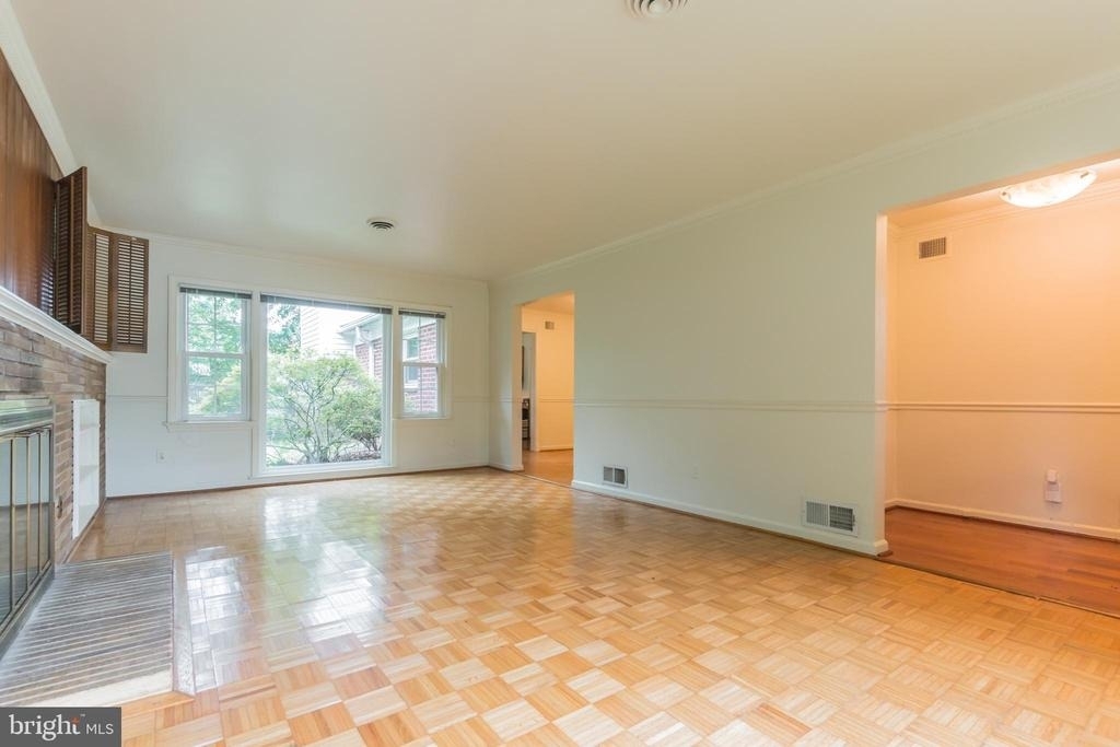 9702 Bellevue Drive - Photo 3
