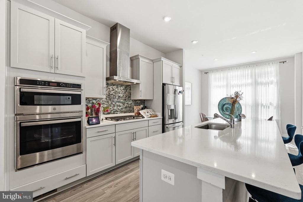 16233 Connors Way - Photo 4