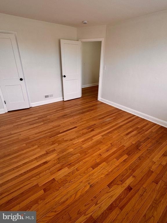 4104 Erdman Avenue - Photo 4