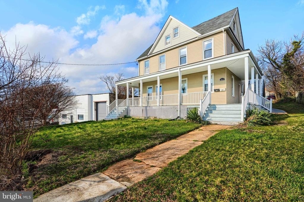 3014 Hamilton Avenue - Photo 2