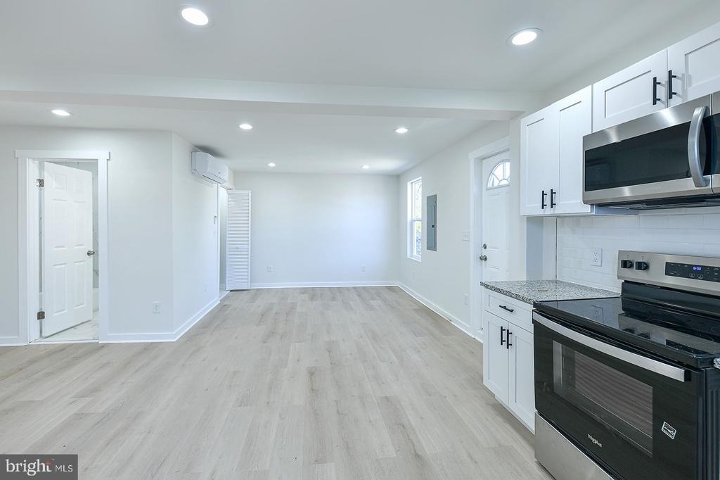 2330 Bryant Avenue - Photo 8