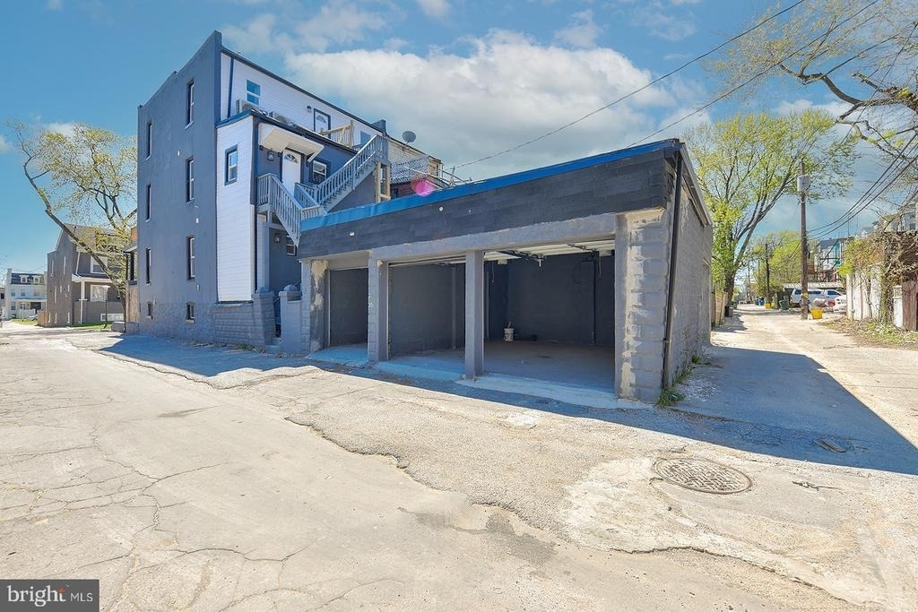 2330 Bryant Avenue - Photo 25