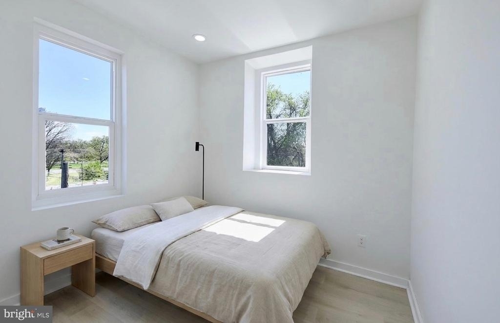 2330 Bryant Avenue - Photo 16