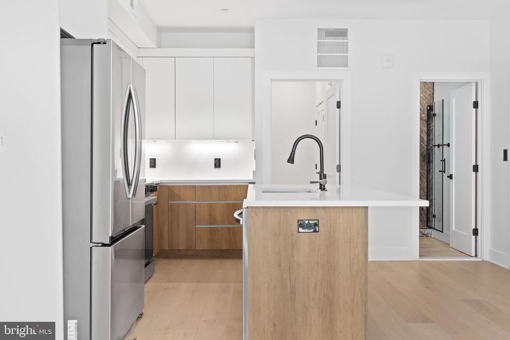 2504 41st Street Nw - Photo 9