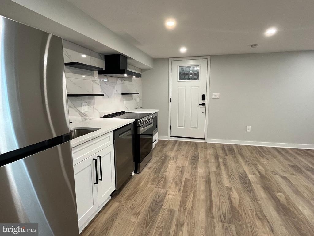 327 Whittier Street Nw - Photo 9
