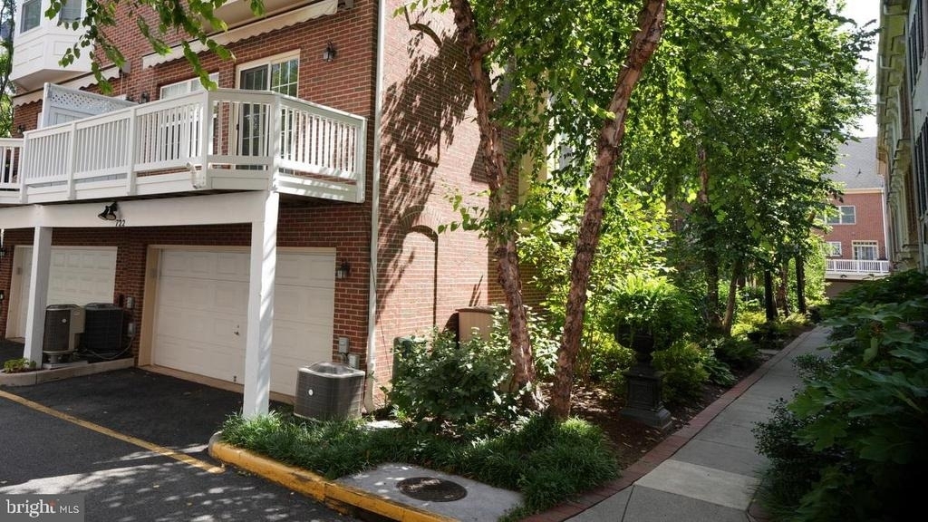 722 Capitol Square Place Sw - Photo 2