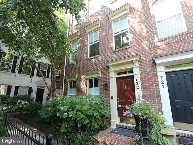 722 Capitol Square Place Sw - Photo 1
