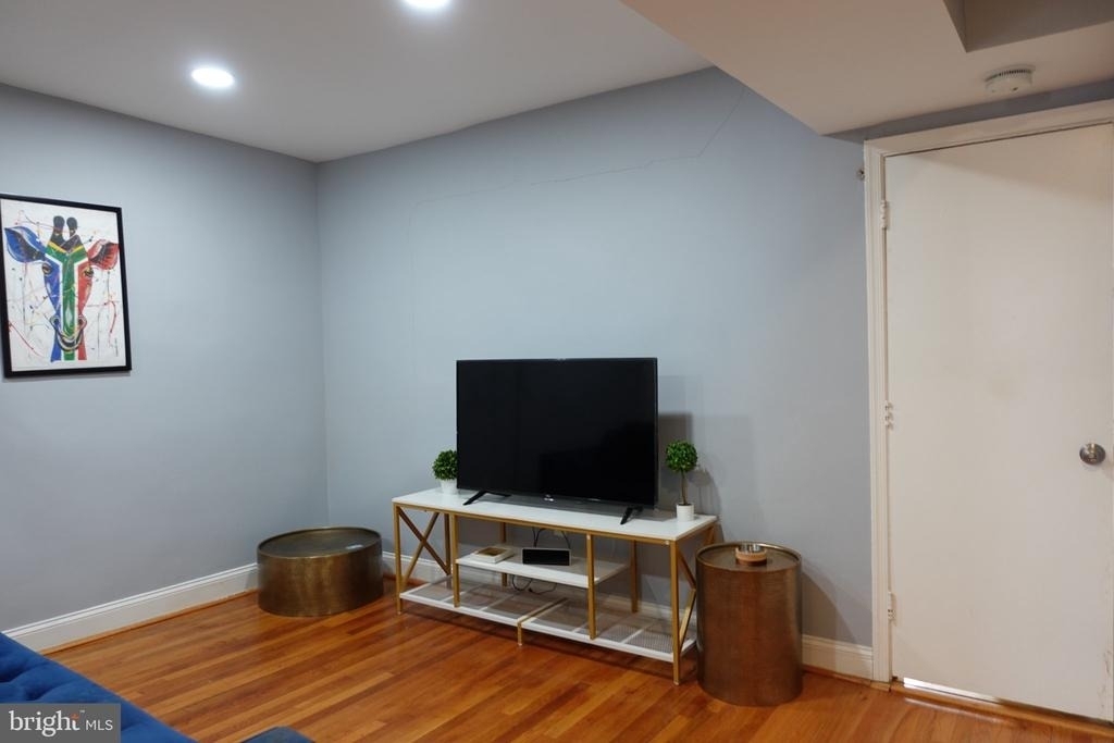1228 18th Street Ne - Photo 6