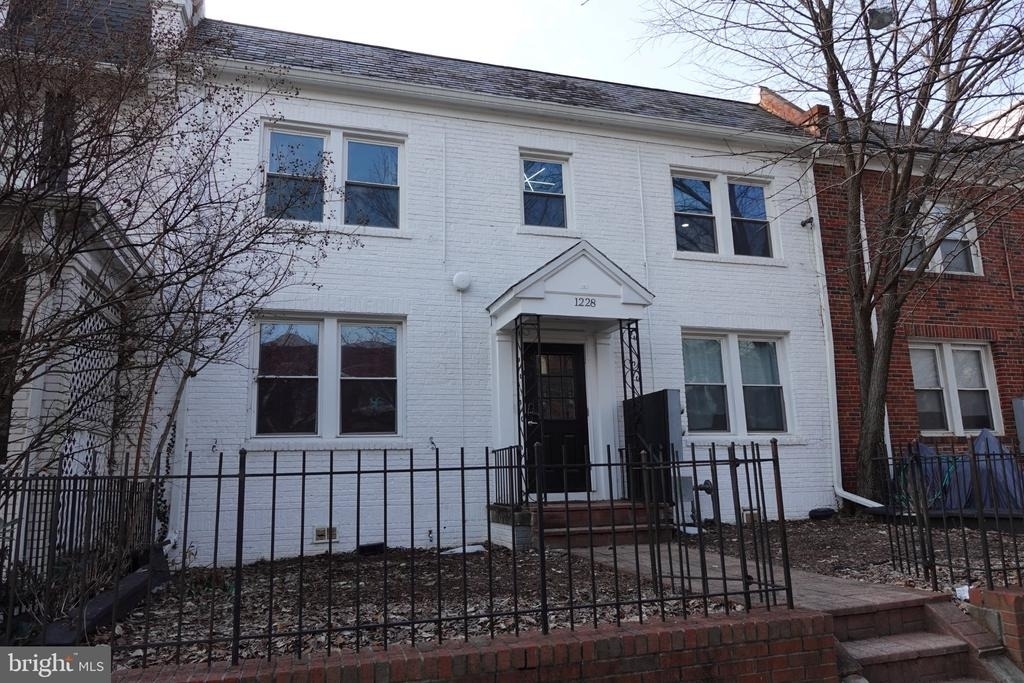 1228 18th Street Ne - Photo 0