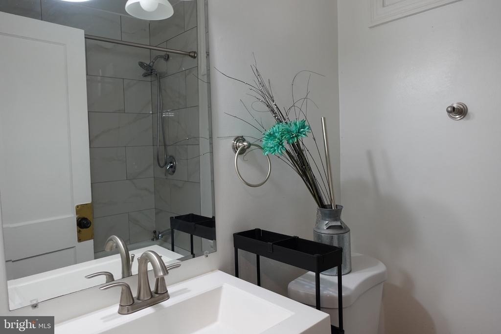 1228 18th Street Ne - Photo 4