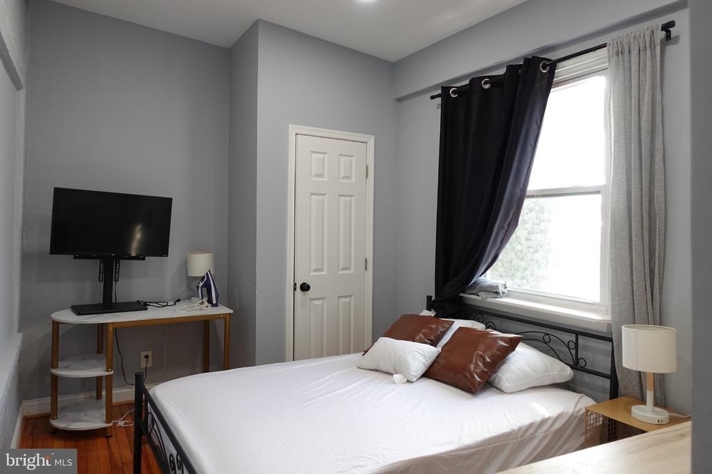 1228 18th Street Ne - Photo 9