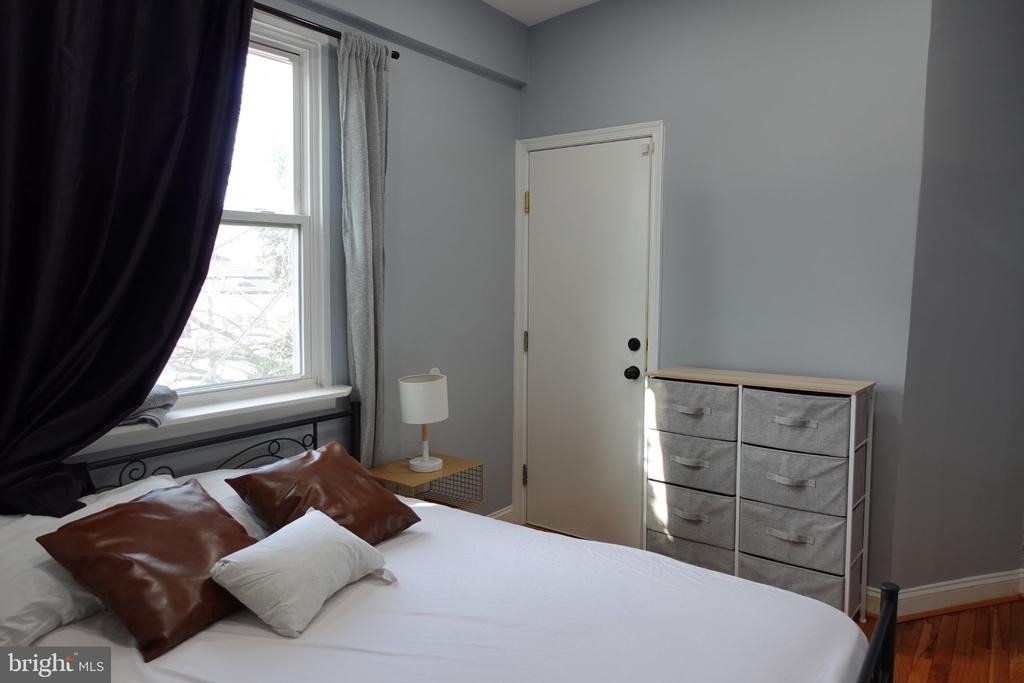 1228 18th Street Ne - Photo 8