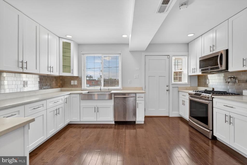 2218 16th Street Ne - Photo 4