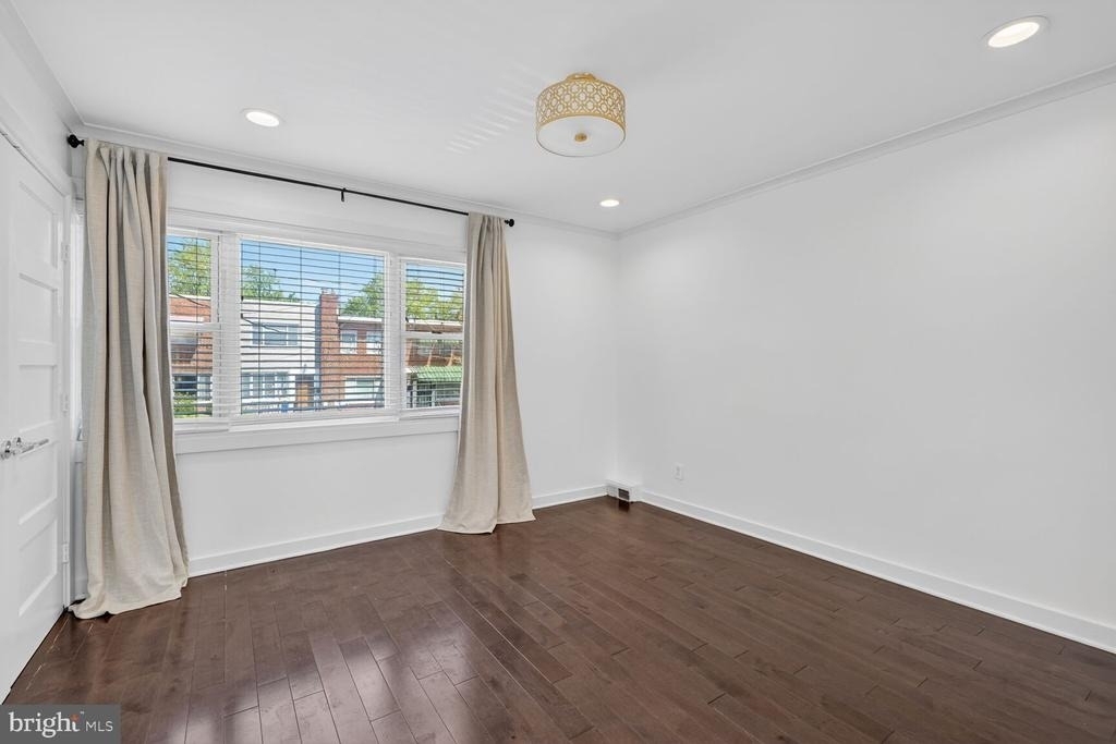 2218 16th Street Ne - Photo 9