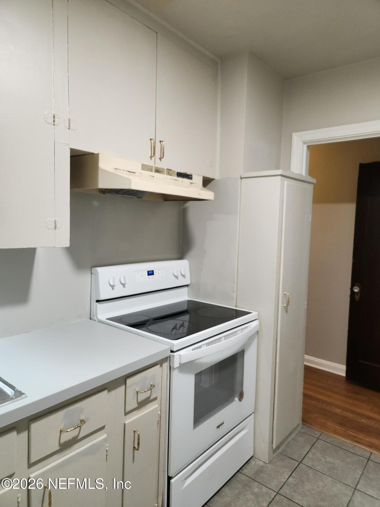 7927 Reid Avenue - Photo 7