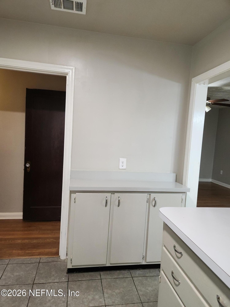 7927 Reid Avenue - Photo 8