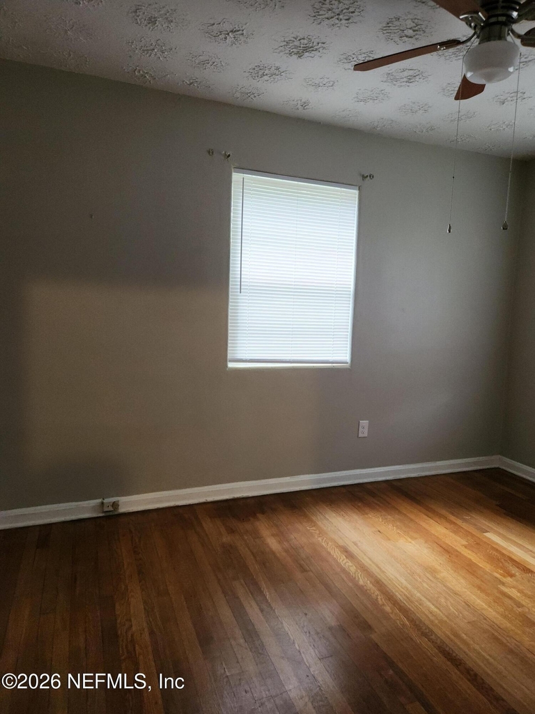 7927 Reid Avenue - Photo 13