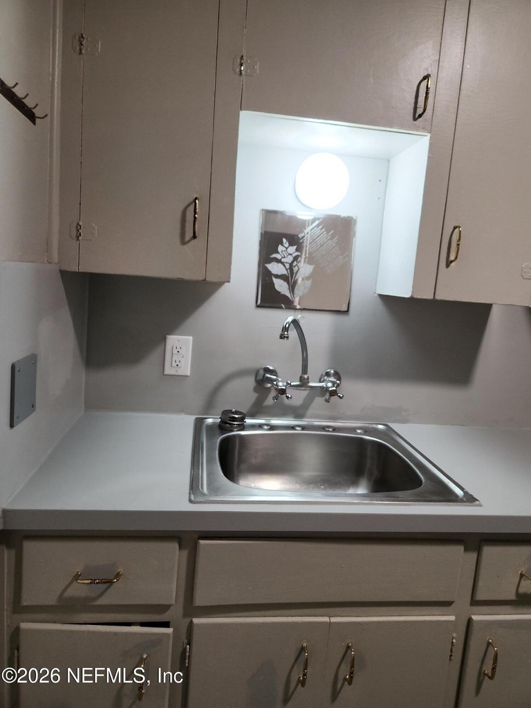 7927 Reid Avenue - Photo 6