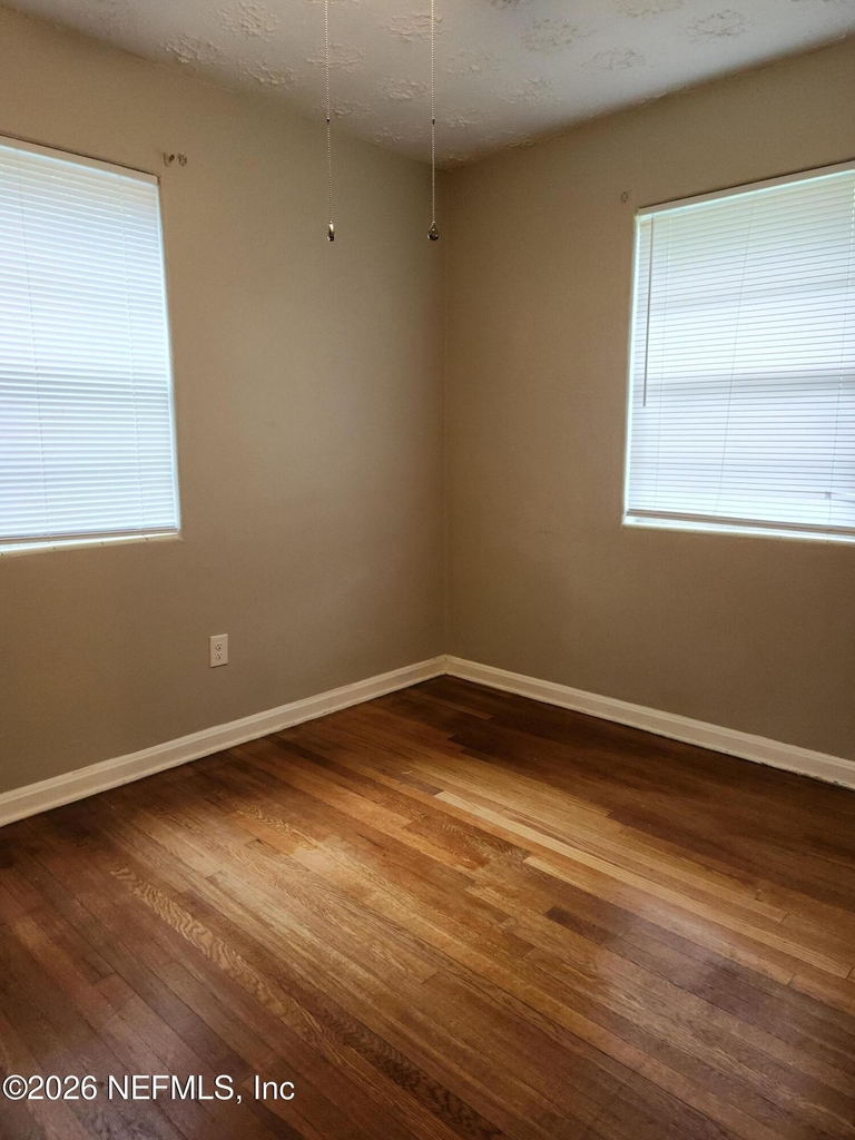 7927 Reid Avenue - Photo 14