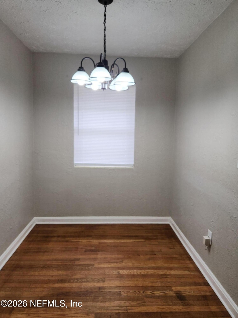 7927 Reid Avenue - Photo 3