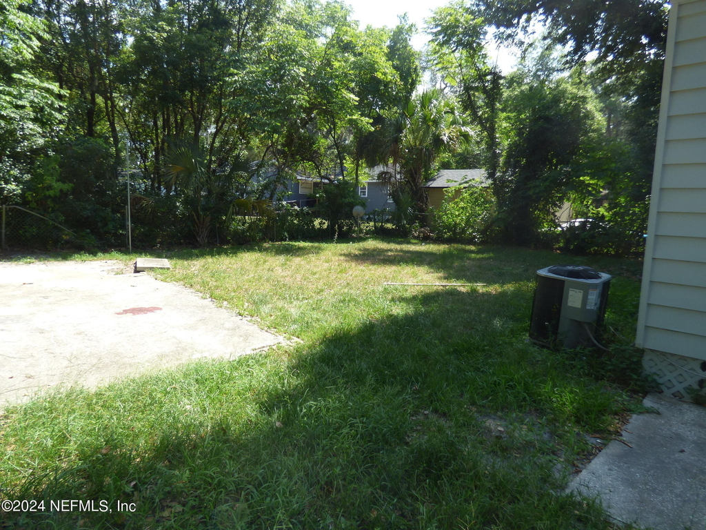 516 E 58th Street - Photo 14