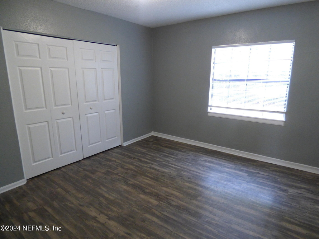 516 E 58th Street - Photo 10
