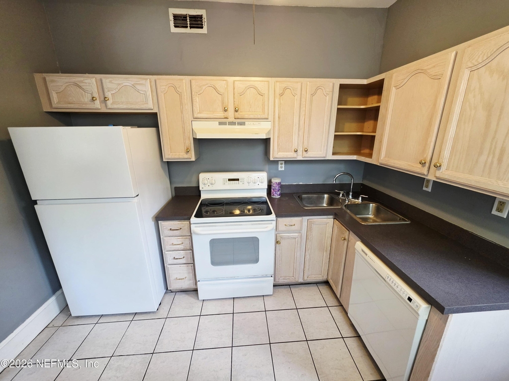 146 6th Street - Photo 11