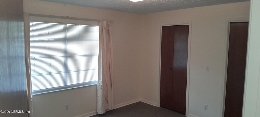 4027 Everett Avenue - Photo 5